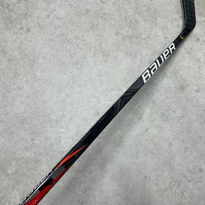 87 Flex P92M Senior Bauer Vapor Flylite Right Hand Hockey Stick (Used)