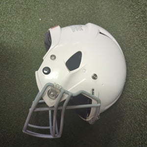 Youth Medium Riddell Victor Helmet (Used)(9476)