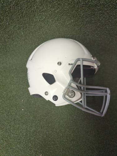 Youth Medium Riddell Victor Helmet (Used)(9476)