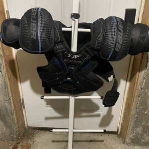 Men's Large Senior Bauer Supreme One95 Shoulder Pads (Used)