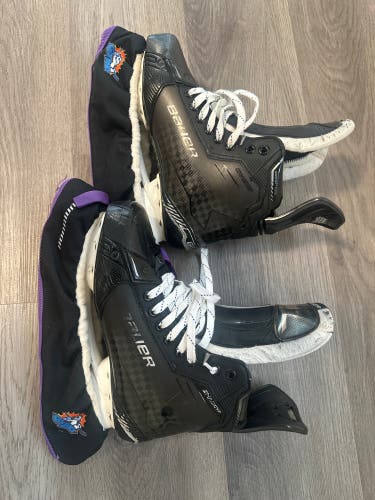 2024 Bauer Supreme Shadow Hockey Skates Regular Width Pro Stock 7 (Used)