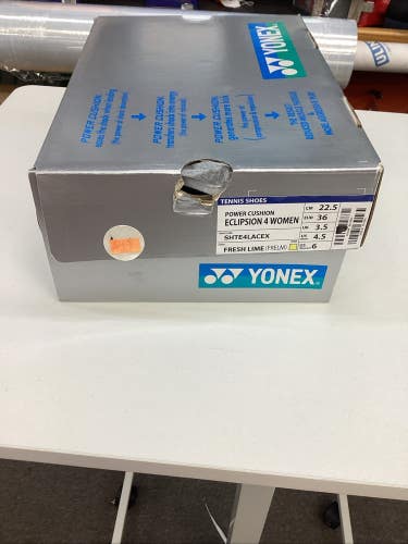 Womens Yonex Eclipse on 4 Size 6