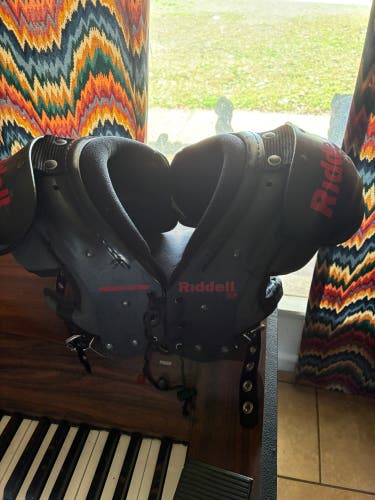Used Riddell S2 Football Shoulder Pads