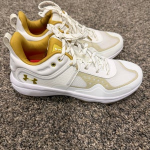 (Read full description) Women’s under armour MT Glyde Metal cleats size 8