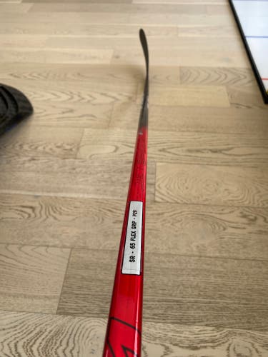 Senior CCM JetSpeed FT8 Pro Right Handed Hockey Stick P29 65 Flex (New)