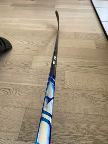 Senior Bauer Vapor Flylite Right Handed Hockey Stick P28 70 Flex (New)