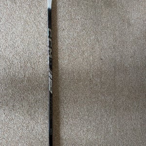 Senior CCM JetSpeed FT7 Pro Right Handed Hockey Stick P28 100 Flex Pro Stock (Used)