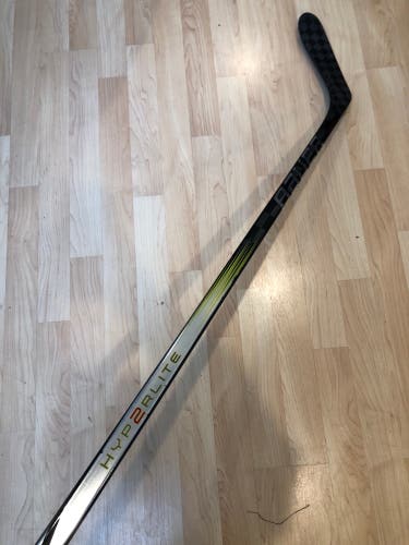 Senior Bauer Vapor Hyperlite 2 Hockey Stick Left Hand P28 105 Flex (Used)