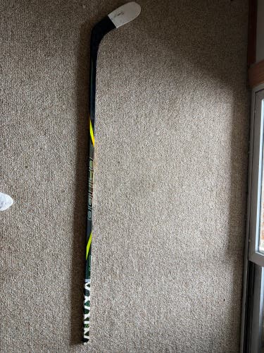 Senior Bauer Nexus Tracer Right Handed Hockey Stick P28 65 Flex Pro Stock (Used)