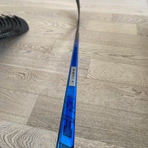 Senior CCM JetSpeed FT8 Pro Right Handed Hockey Stick P29 70 Flex (New)