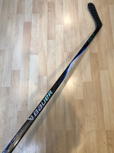 Senior Bauer Vapor Flylite Hockey Stick Left Hand P92 87 Flex (New)