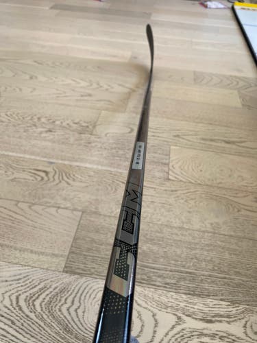 Senior CCM JetSpeed FT8 Pro Right Handed Hockey Stick P29 75 Flex (New)