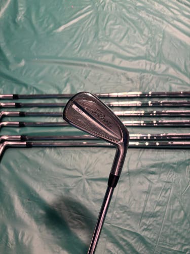 Men's 2023 Titleist 2023 T200 Right Handed Iron Set Stiff Flex Steel Shaft (Used)