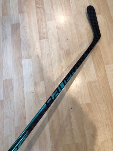 Senior Bauer Pulse Hockey Stick Left Hand P92 105 Flex (Used)
