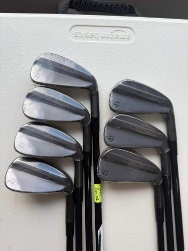 Taylormade 2025 P790 Battle Worn Iron Set 4-PW MMT 105 Stiff Flex Standard NEW
