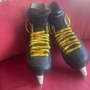 Black 2019 True True VH Hockey Skates Wide Width Pro Stock 9 (Used)
