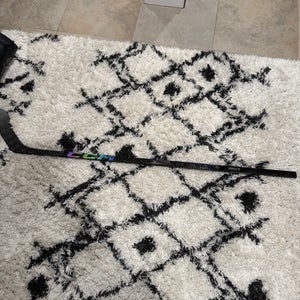 Junior CCM Ribcor Trigger 9 Pro Right Handed Hockey Stick P28 40 Flex (New)