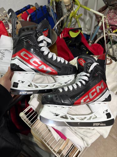 2023 CCM JetSpeed FT6 Pro Hockey Skates SIZE 7 (Used) With step black steel and skate guards