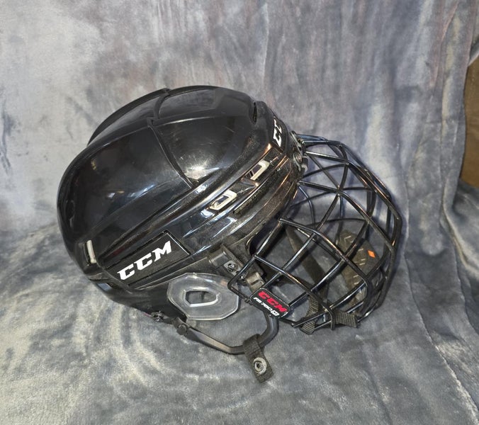 Medium CCM Tacks 910 Helmet (Used)