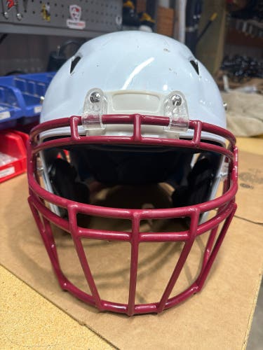 USED SCHUTT VENGEANCE Z-10 ADULT FOOTBALL HELMET - LARGE - WHITE - REJECT