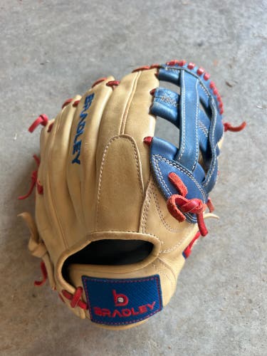 11.75” Bradley Next Play RH Baseball Glove
