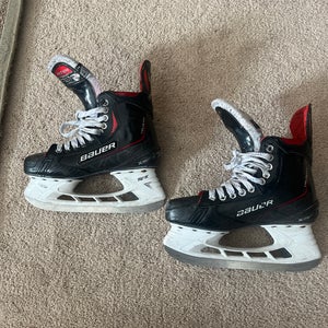 Bauer Vapor X Velocity Hockey Skates Regular Width Size 6.5 (Used)