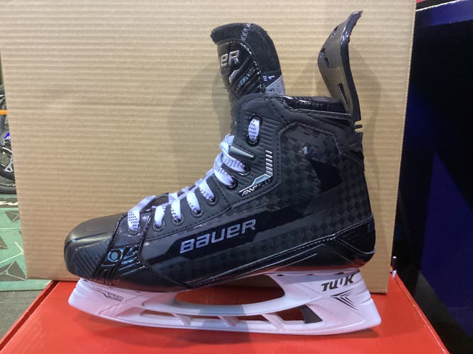 Black Bauer Supreme Mach Hockey Skates 9.5 (New)