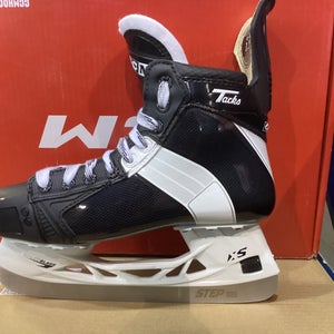 CCM Hockey Skates Regular Width 6.5 (New)