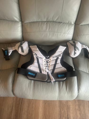 XL Senior True Shoulder Pads (Used)