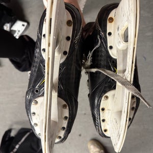 Black 2024 Bauer Supreme Shadow Hockey Skates Regular Width 8.5 (Used)