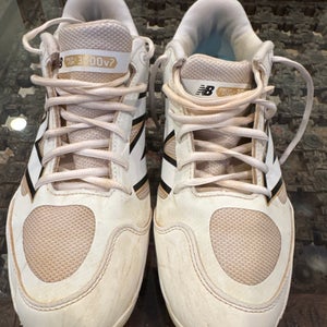 White Men's Size M 10.0 (W 11.0) Adult New Balance 3000v7 Low Top Molded Cleats (Used)