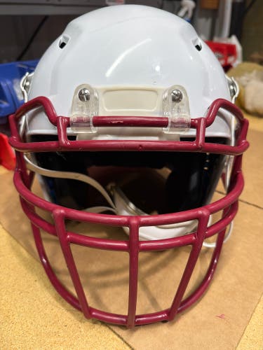 USED SCHUTT VENGEANCE PRO ADULT FOOTBALL HELMET - MEDIUM - WHITE - REJECT