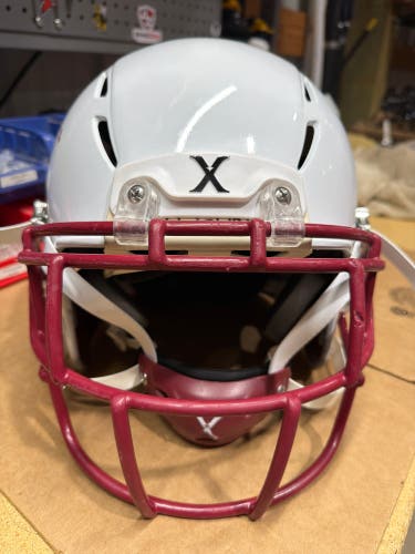 USED XENITH EPIC ADULT FOOTBALL HELMET - MEDIUM - WHITE