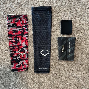 Baseball EvoShield bundle: wrist guard & 2 arm sleeves