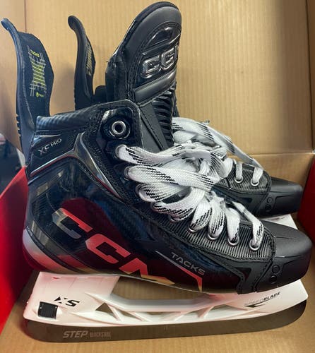 New CCM Tacks XF Pro Hockey Skates 8.5 Regular