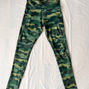 Old Navy green camo full length leggings Mesh calves girls Youth 18 XXL 27-32