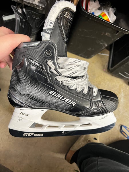 Bauer Supreme Matrix Hockey Skates 6.5 (Used)