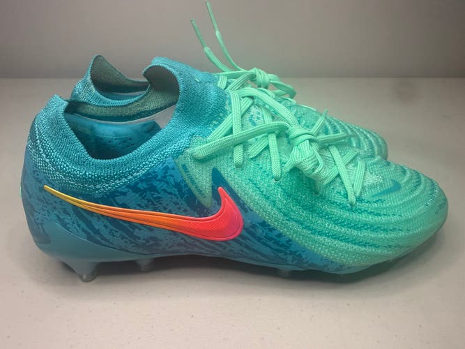 Size 6.5 Men’s 8 Women’s Nike Phantom GX II Elite AG-Pro Soccer