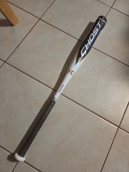 2022 Easton Ghost Composite Bat (-11) 19 oz 30" (Used)