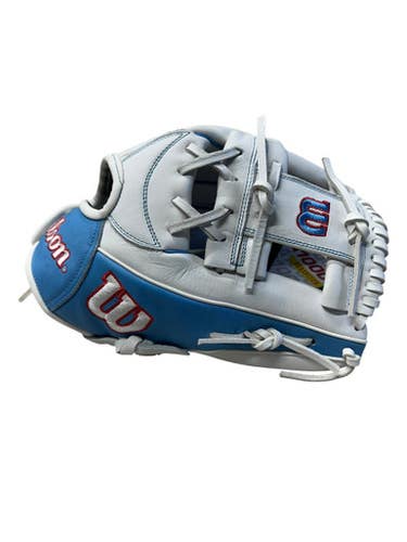 Used Wilson A10RF26H12 BB/SB Glove RH Throw White And Carolina Blue 12" 11835-S000203992