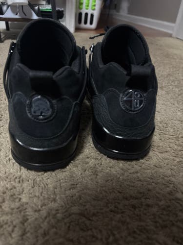 Black Men's Size M 11.0 (W 12.0) Adult Jordan Access Shoes (Used)