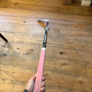 Intermediate Bauer Vapor LTX Pro + Right Handed Hockey Stick P28 65 Flex (Used)