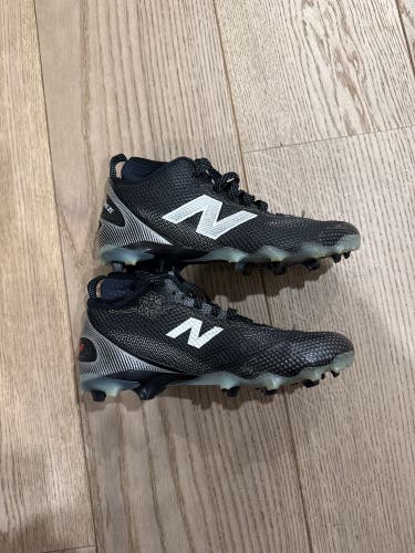 Black Unisex Size M 6.5 (W 7.5) Adult New Balance Freeze 4.0 Molded Cleats (Used)