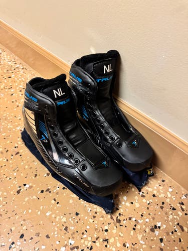 True TF9 Hockey Goalie Skates Extra Wide Width 8 (New)