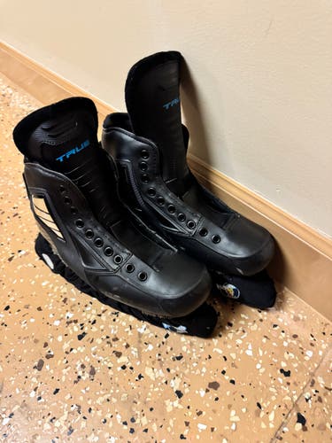 True 2 Piece Hockey Goalie Skates Extra Wide Width EE 7.5 (New)