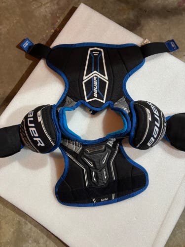 Medium Youth Bauer MS-1 Shoulder Pads (Used)
