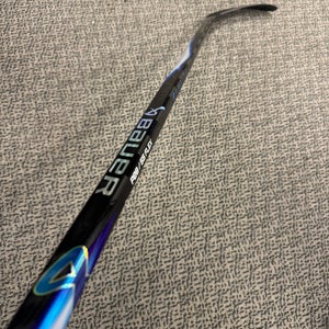 Intermediate Bauer Vapor Flylite Left Hand Hockey Stick P28 55 Flex (New)