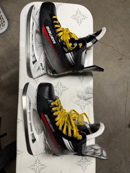Black/Gray 2022 Bauer Vapor XLTX Pro Hockey Skates Regular Width 10 (Used)