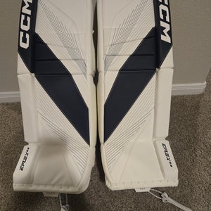 30" CCM EFlex 6.9 Goalie Leg Pads (New)