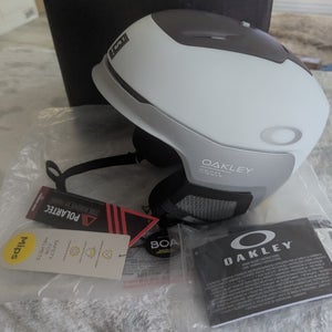 Oakley MOD5 Snow Helmet Sz Small Ski Snowboard MIPS BOA Silver/White/Poseidon